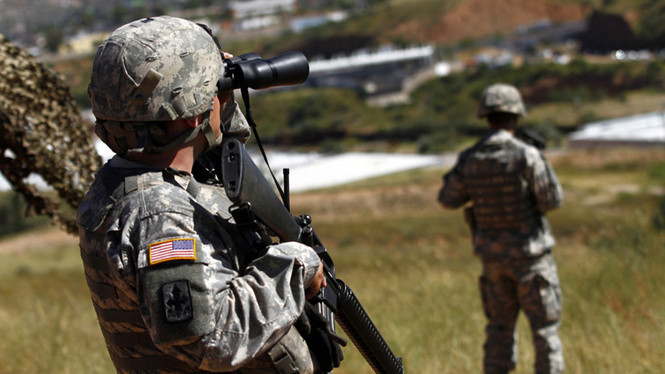 Lực lượng binh sĩ Mỹ tại biên giới với Mexico /// Reuters