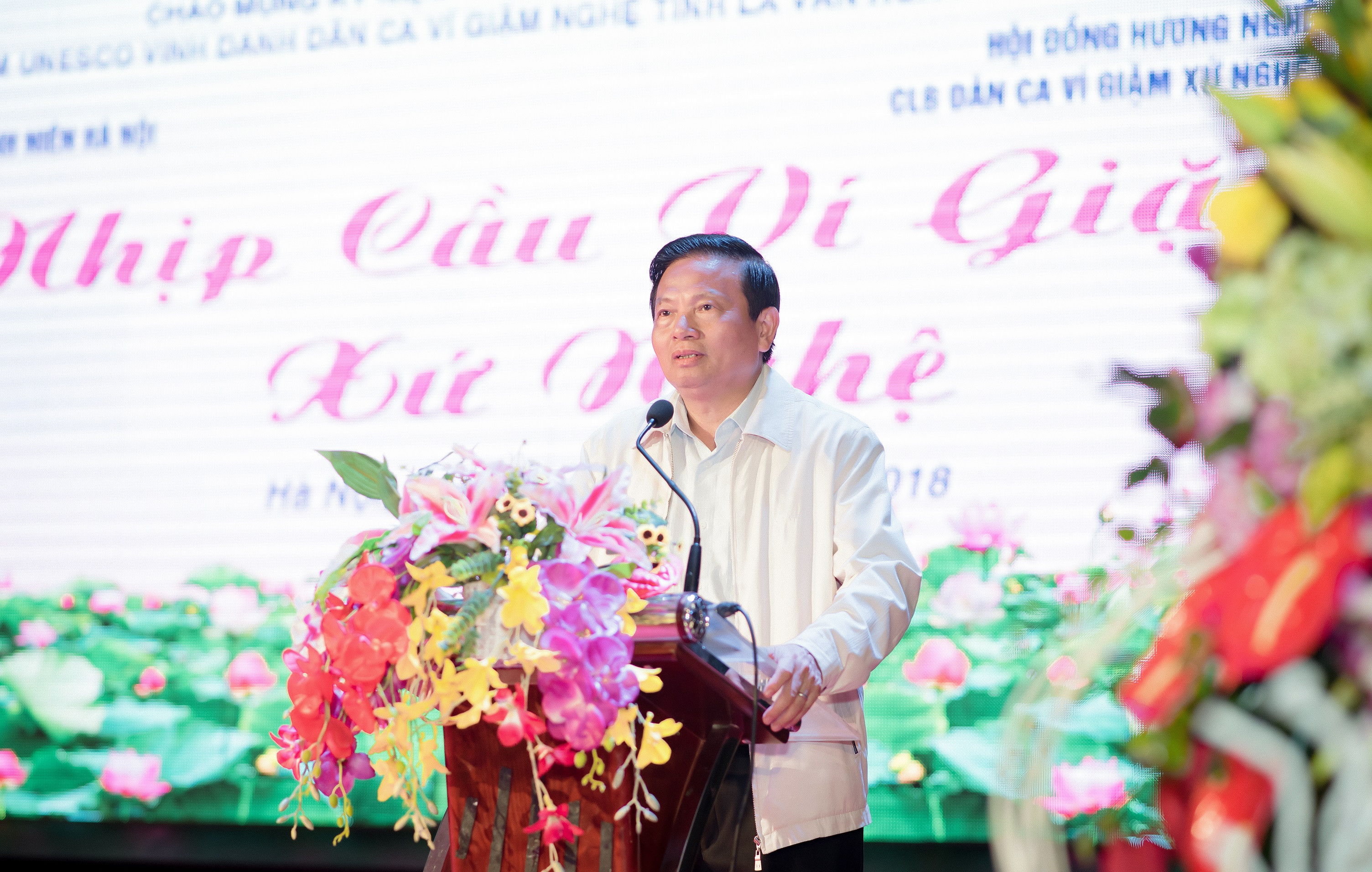 Ông Lê Doãn Hợp - Nguyên Ủy viên Trung ương Đảng, Nguyên Bộ trưởng Bộ Thông tin và Truyền thông, Chủ tịch Hội đồng hương Nghệ An tại Hà Nội phát biểu tại buổi lễ.