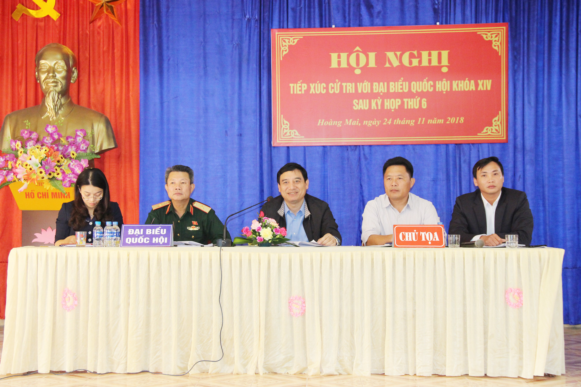 Các đại Đó là nhấn mạnh của đồng chí Nguyễn Đắc Vinh - Ủy viên Trung ương Đảng, Bí thư Tỉnh ủy, Trưởng đoàn đại biểu Quốc hội tỉnh tại cuộc tiếp xúc cử tri thị xã Hoàng Mai chiều 24/11. 