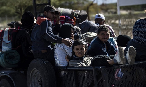 Đoàn di cư từ Baja California đến Tijuana, Mexico ngày 20/11. Ảnh: AFP.