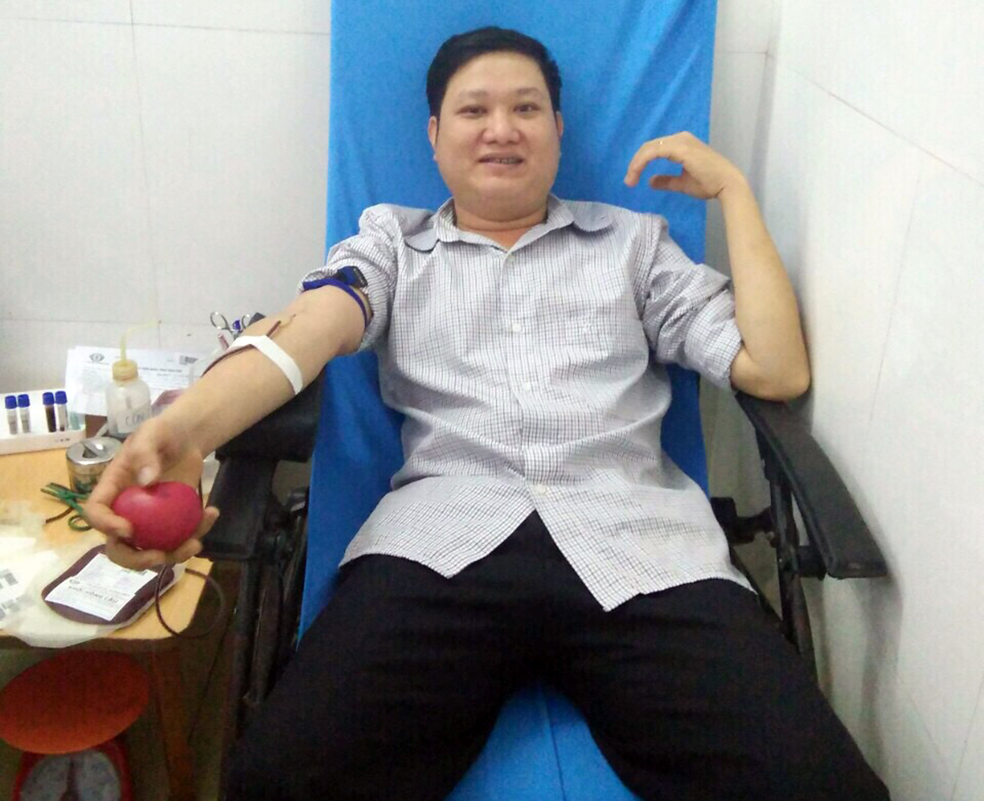 Anh Nguyễn Văn Quân đã 18 lần hiến máu cứu người. Ảnh: PV