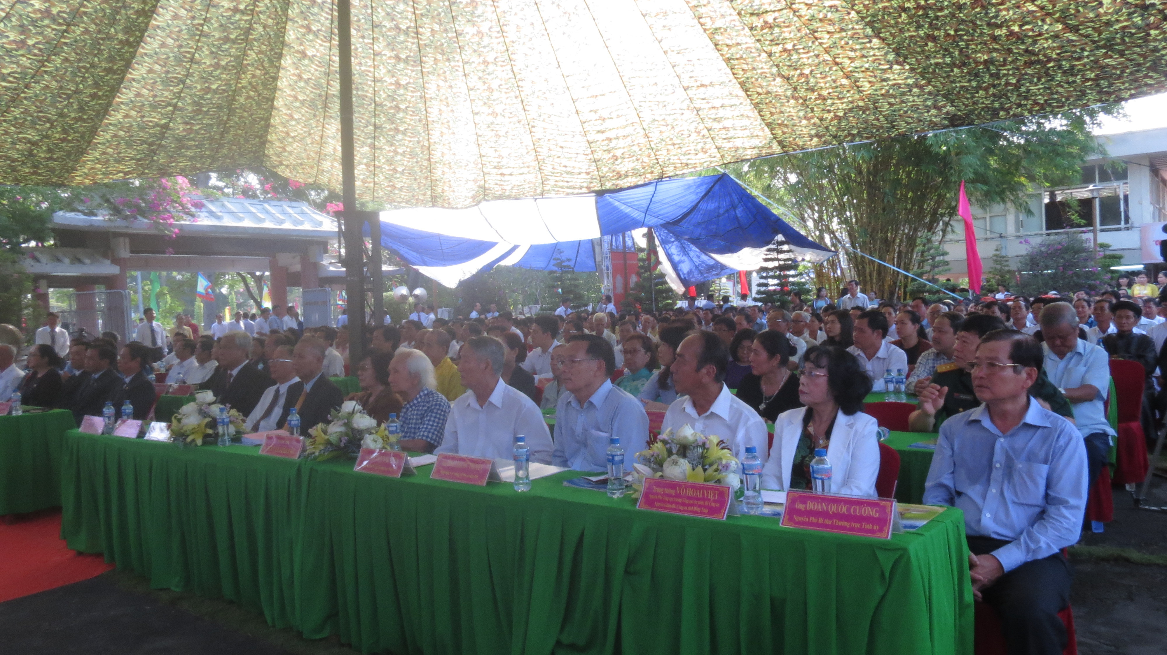 Đông đảo đại biểu đã về dự Lễ giỗ cụ Phó bảng Nguyễn Sinh Sắc