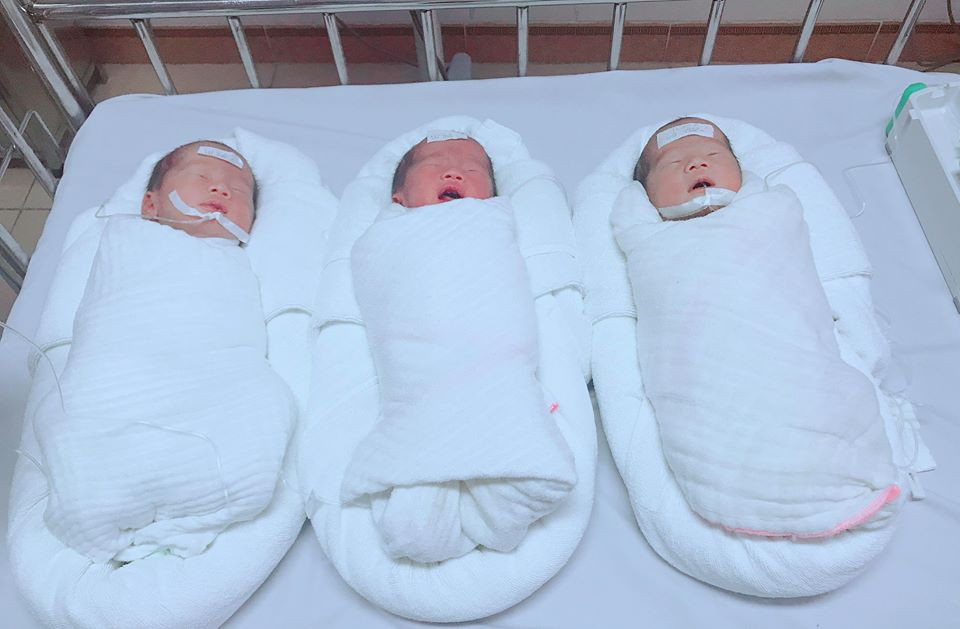 Ba bé gái chào đời có sức khỏe tốt, da hồng hào. Ảnh: Bệnh viện Sản nhi Nghệ An cung cấp 