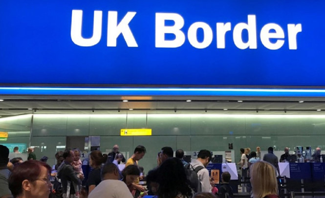 Trong vòng một năm, tính đến tháng 9.2018, hơn 1.000 người được cấp “thị thực vàng” để định cư ở Anh /// Reuters