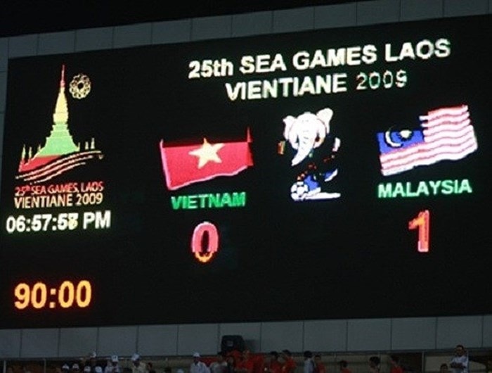 “Nỗi đau” Viêng Chăn khi ĐT Việt Nam thua lại 0-1 chính Malaysia trong trận chung kết SEA Games 2009. Ảnh: Internet