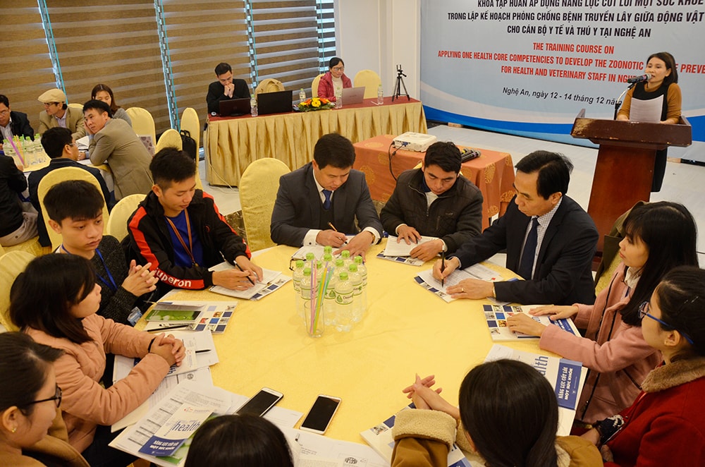 Các đại biểu tham dự khóa tập huấn. Ảnh: Thanh Lê