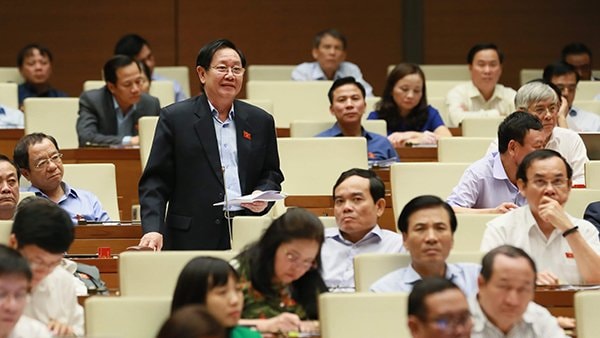Do đó sau kỳ họp QH, tất cả các địa phương, bộ ngành đều được thông báo là không thực hiện bổ nhiệm chức danh hàm