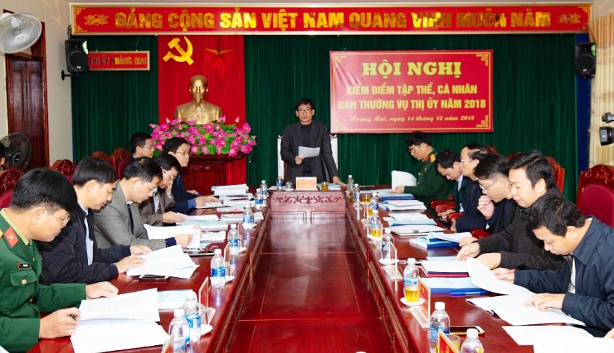Toàn cảnh hội nghị kiểm điểm Hoàng Mai