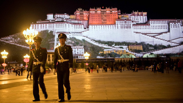 Mỹ thông qua luật yêu cầu Trung Quốc ‘mở cửa’ vùng Tây Tạng - Ảnh 1.