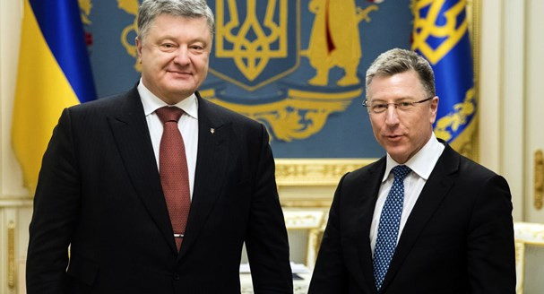 Tổng thống Ukraine gặp đặc biệt phái viên Bộ Ngoại giao Mỹ chuyên trách về Ukraine Kurt Volker. Ảnh: AP