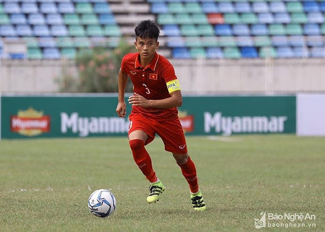 Trung vệ Thái Bá Sang trong màu áo U19 Việt Nam. Ảnh tư liệu
