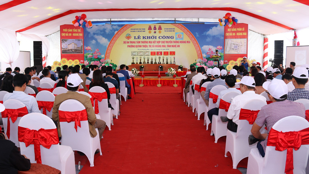 Quang cảnh lễ khởi công Trung tâm thương mại kết hợp chợ truyền thống Hoàng Mai. Ảnh: Lâm Tùng