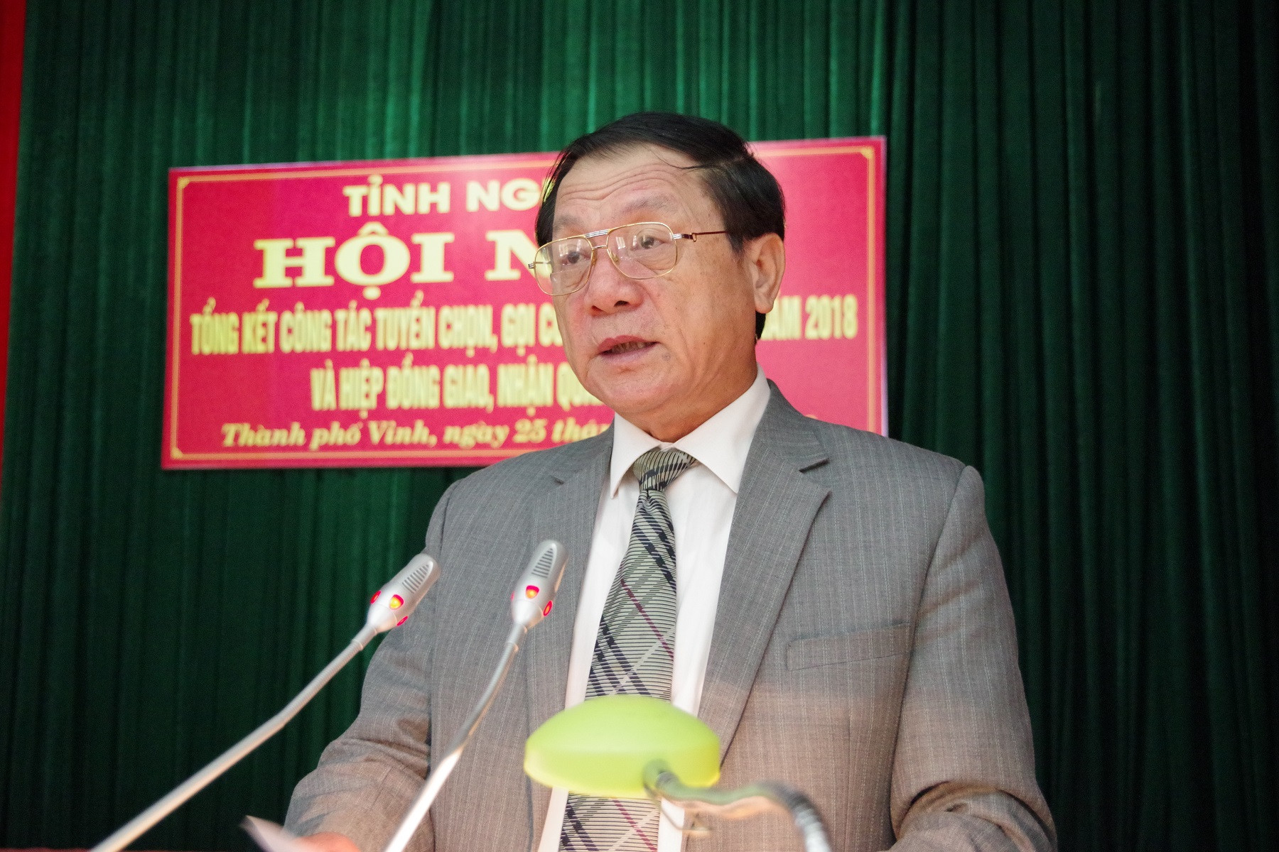 Đồng chí Lê Minh Thông - Ủy viên BTV Tỉnh ủy, Phó Chủ tịch UBND tỉnh phát biểu kết luận hội nghị. Ảnh