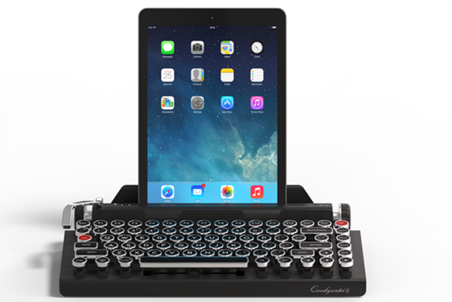 Bàn phím biến chiếc iPad thành máy đánh chữ cổ