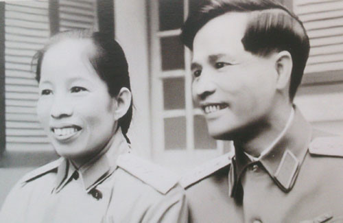 Đại tướng Nguyễn Chí Thanh và phu nhân, bà  Nguyễn Thị Cúc. Ảnh tư liệu