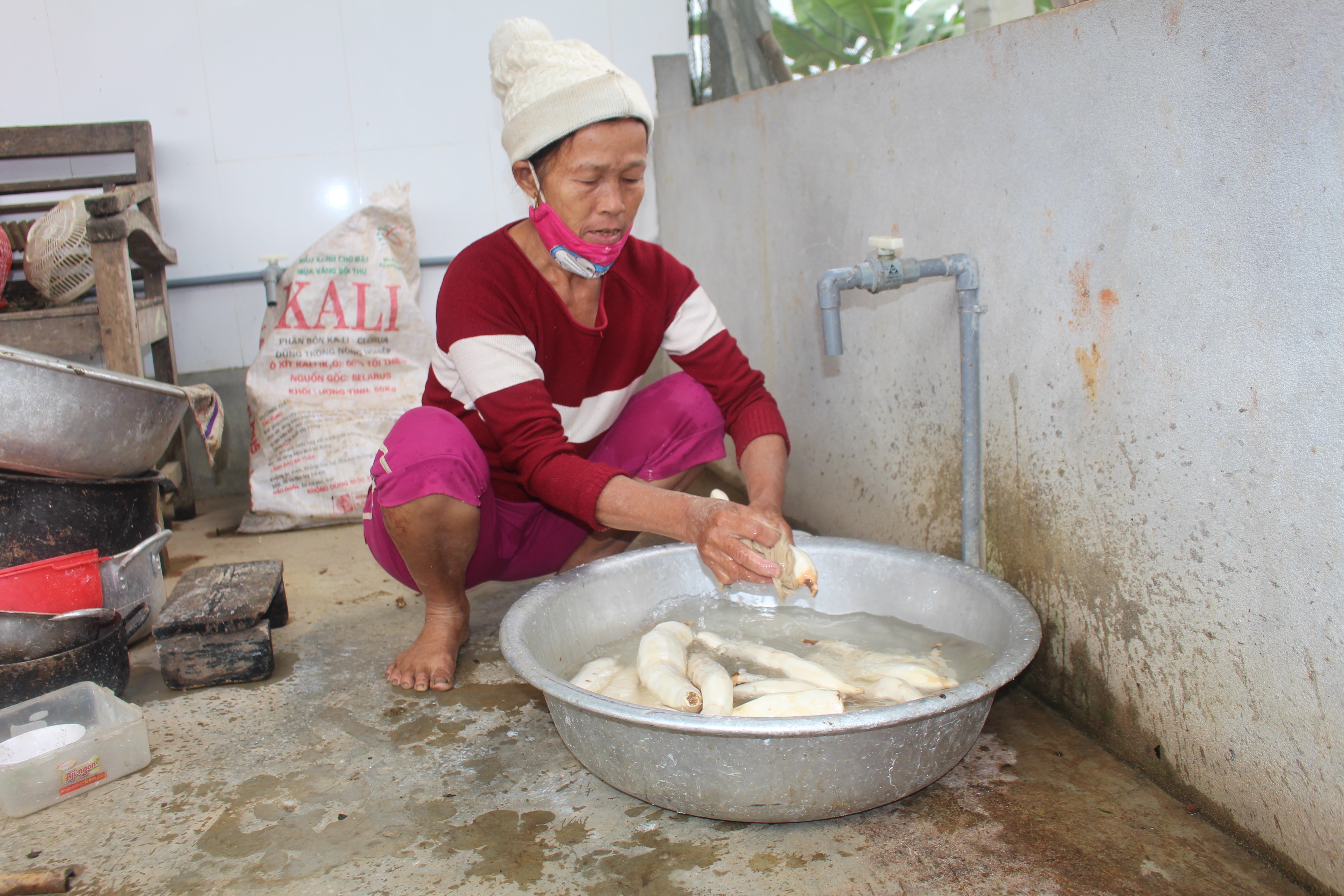 Bánh đa sắn Hùng Sơn được làm từ sắn mì loại ngon do người dân tự trồng. Ảnh: Thái Hiền