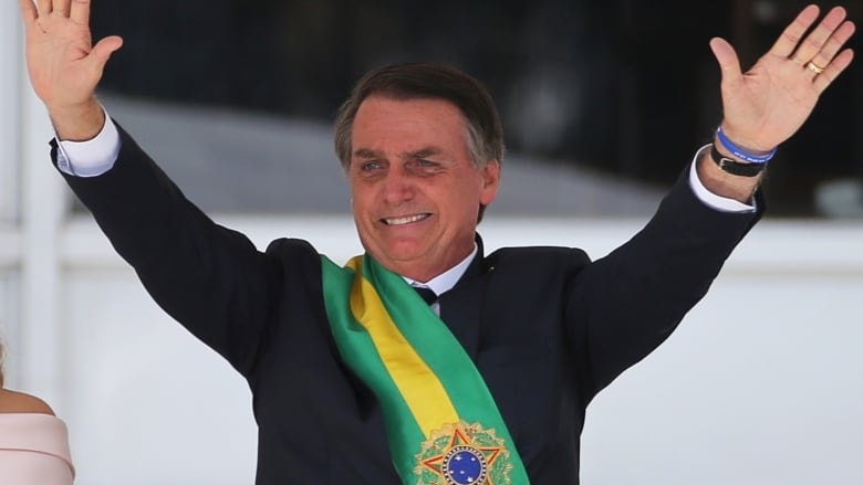 Tân tổng thống Brazil Jair Bolsonaro trong lễ tuyên thệ nhậm chức tại thủ đô Brasilia hôm 1/1/2019. Ảnh: Reuters.