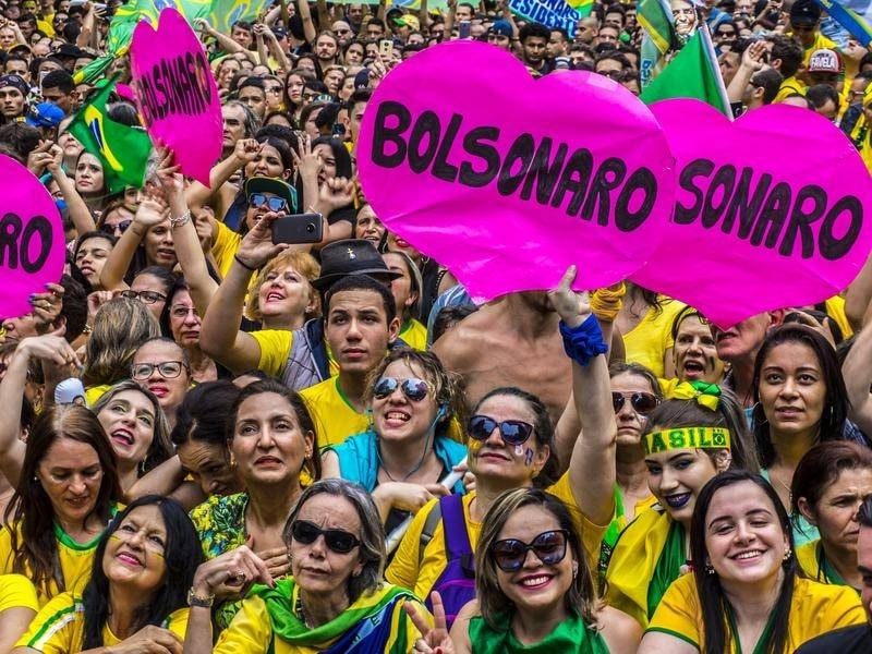  Những người ủng hộ Tổng thống Jair Bolsonaro trong chiến dịch tranh cử của ông năm 2018. Ảnh AP