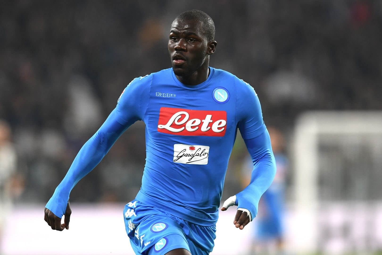 Lá chắn Koulybaly trong màu áo Napoli. Ảnh: Internet