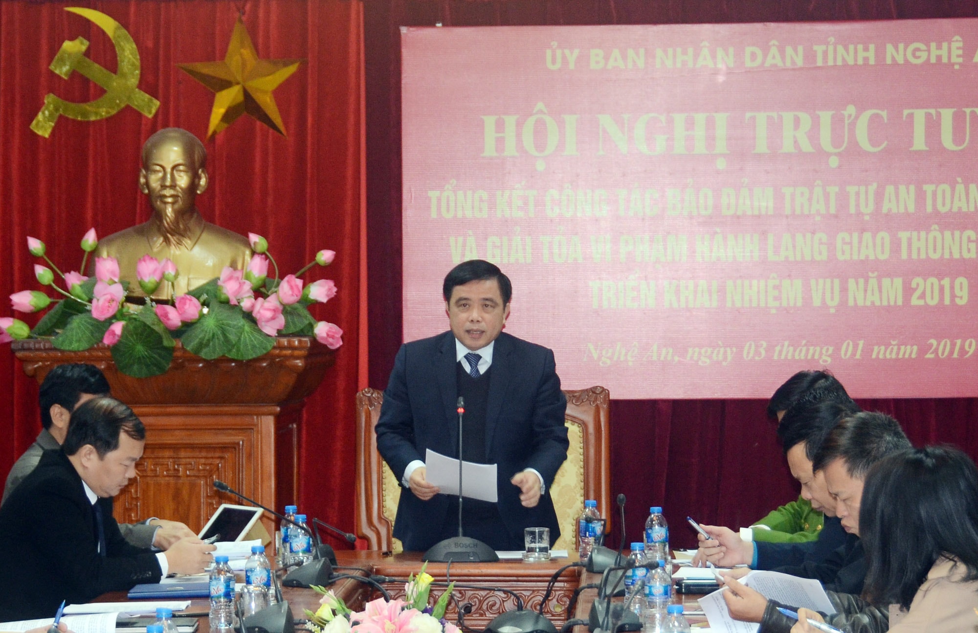 Phó Chủ tịch UBND tỉnh triển khai Năm an toàn giao thông 2019 với chủ đề “An toàn giao thông cho người đi mô tô, xe gắn máy”. Ảnh: Thành Chung