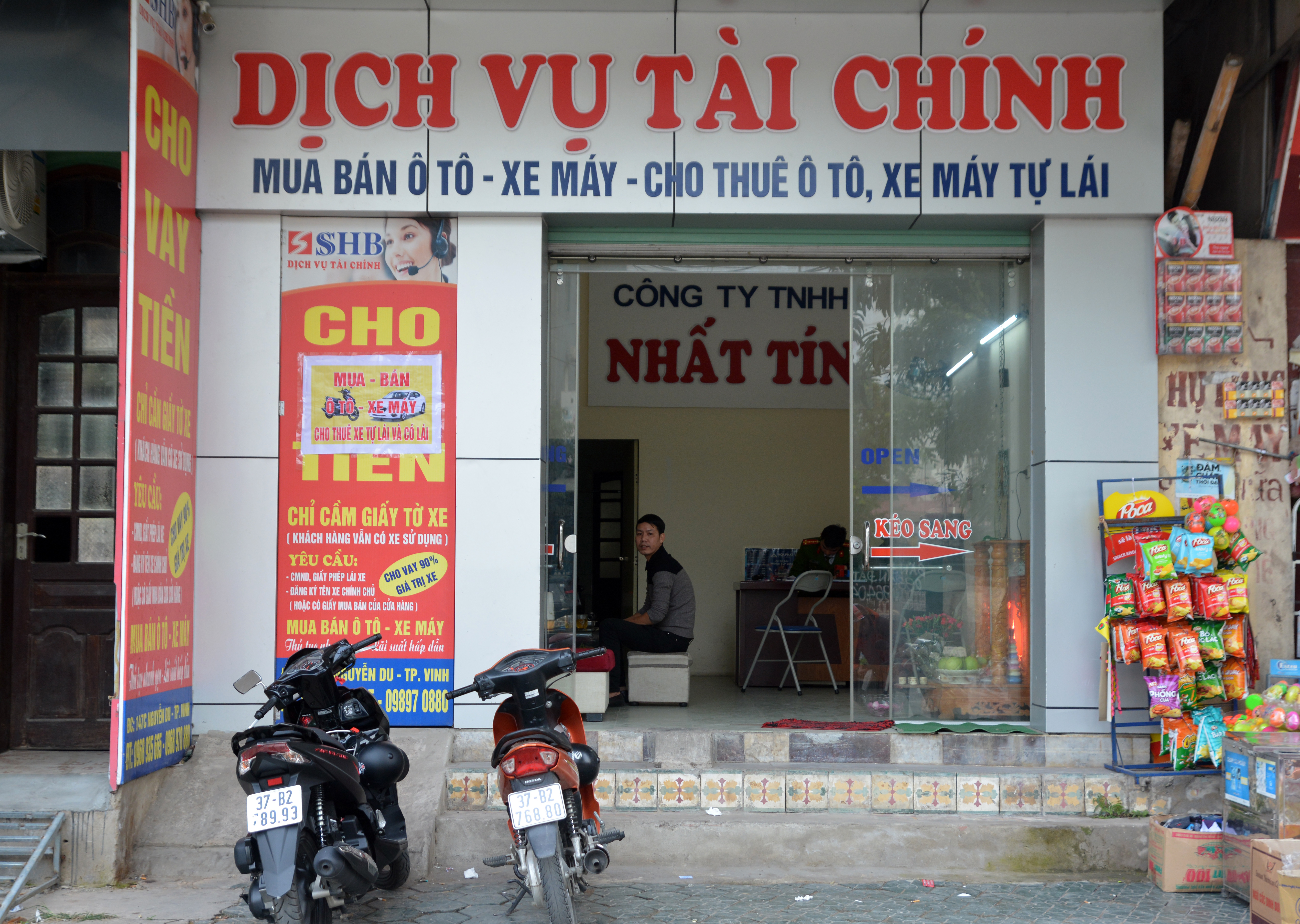Trên địa bàn tỉnh Nghệ An hiện có 113 cơ sở kinh doanh dịch vụ cầm đồ, 102 cơ sở kinh doanh dịch vụ tài chính. Ảnh: Tâm Khôi Cường
