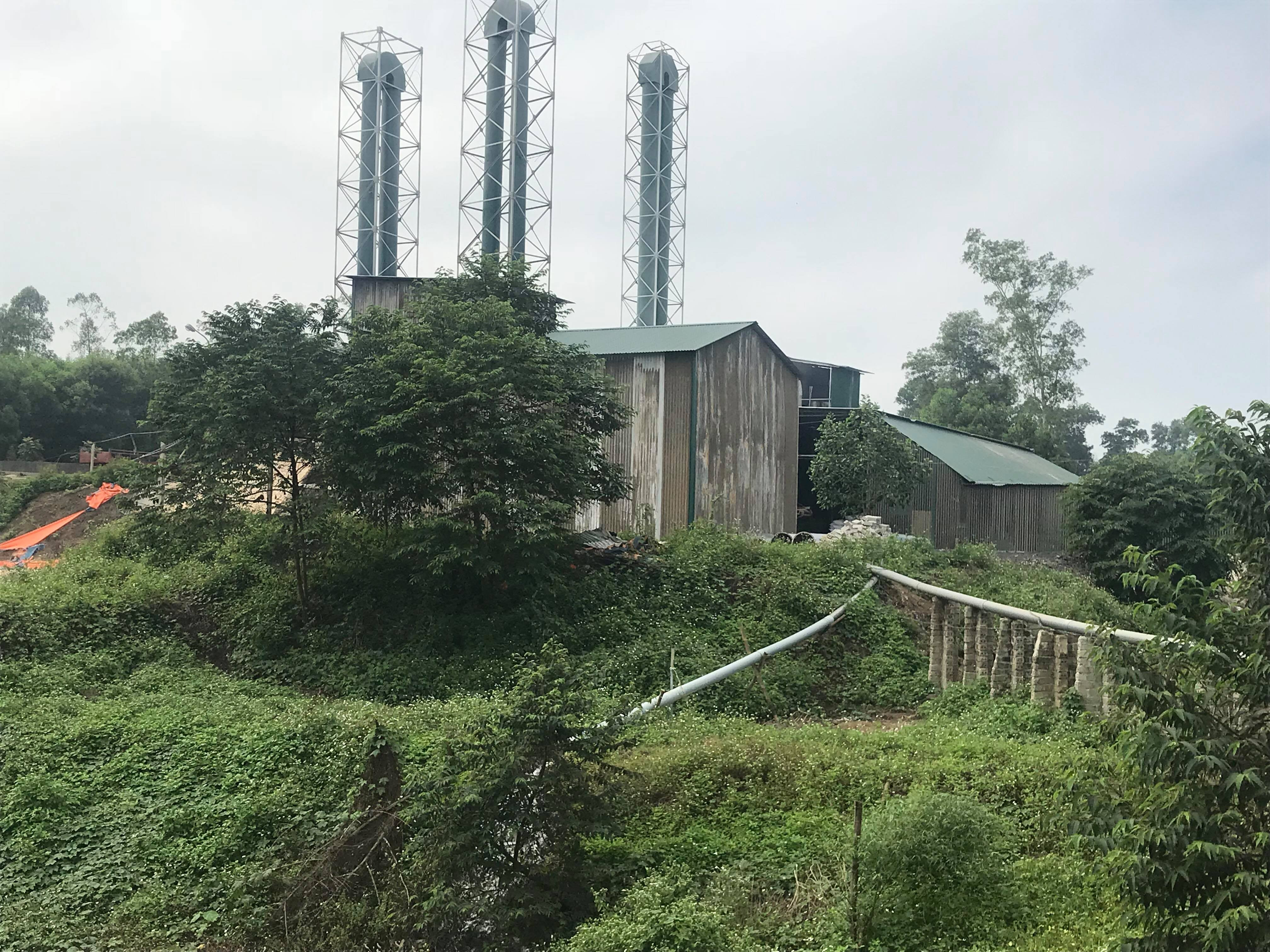 Xưởng chế biến tinh bột sắn của gia đình ông Nguyễn Hồng ở xóm Lĩnh Khánh, xã Nghĩa Khánh.