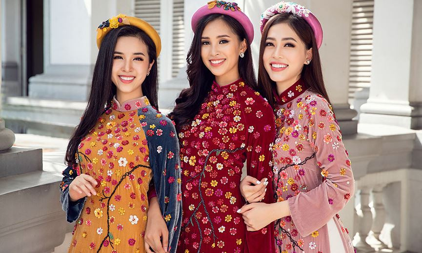 Top 3 HH Việt Nam 2018 khoe nhan sắc 'thanh xuân rực lửa' với áo dài - ảnh 1