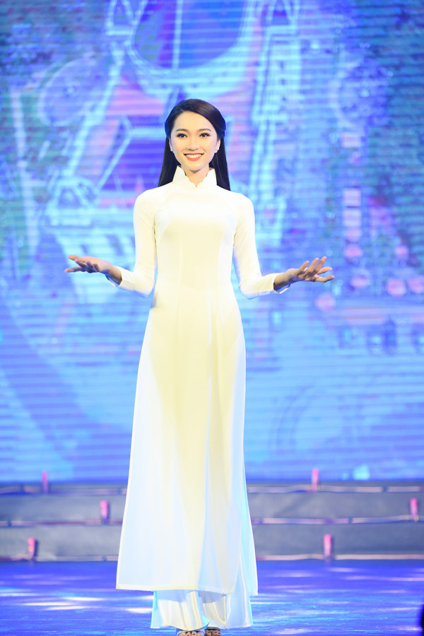 Bạn gái tin đồn Phan Văn Đức diễn áo dài cho Ngọc Hân - 3