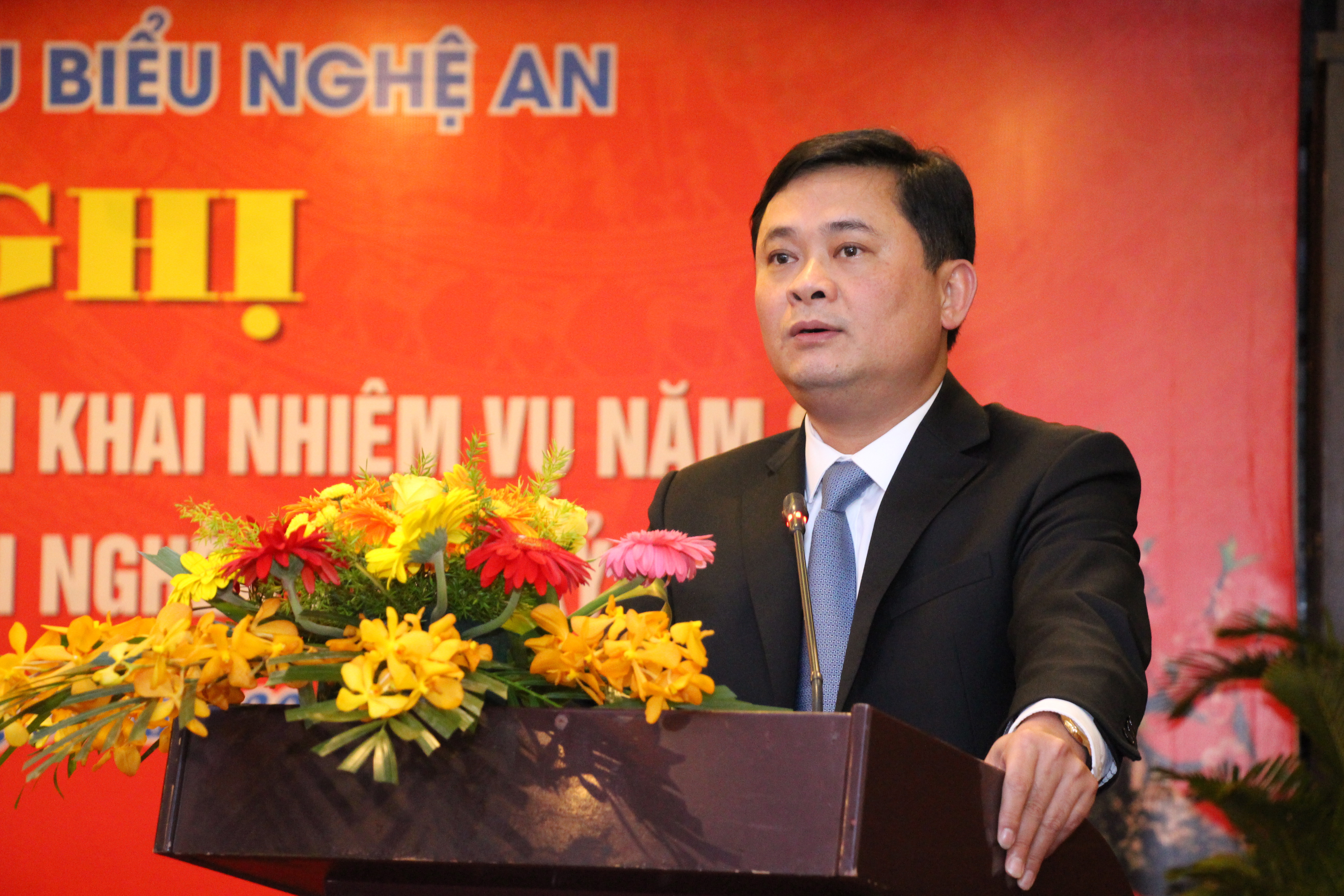 Chủ tịch UBND tỉnh Thái Thanh Quý ghi nhận những đóng góp của cộng đồng doanh nghiệp trong công tác xã hội từ thiện. Ảnh: Đào Tuấn