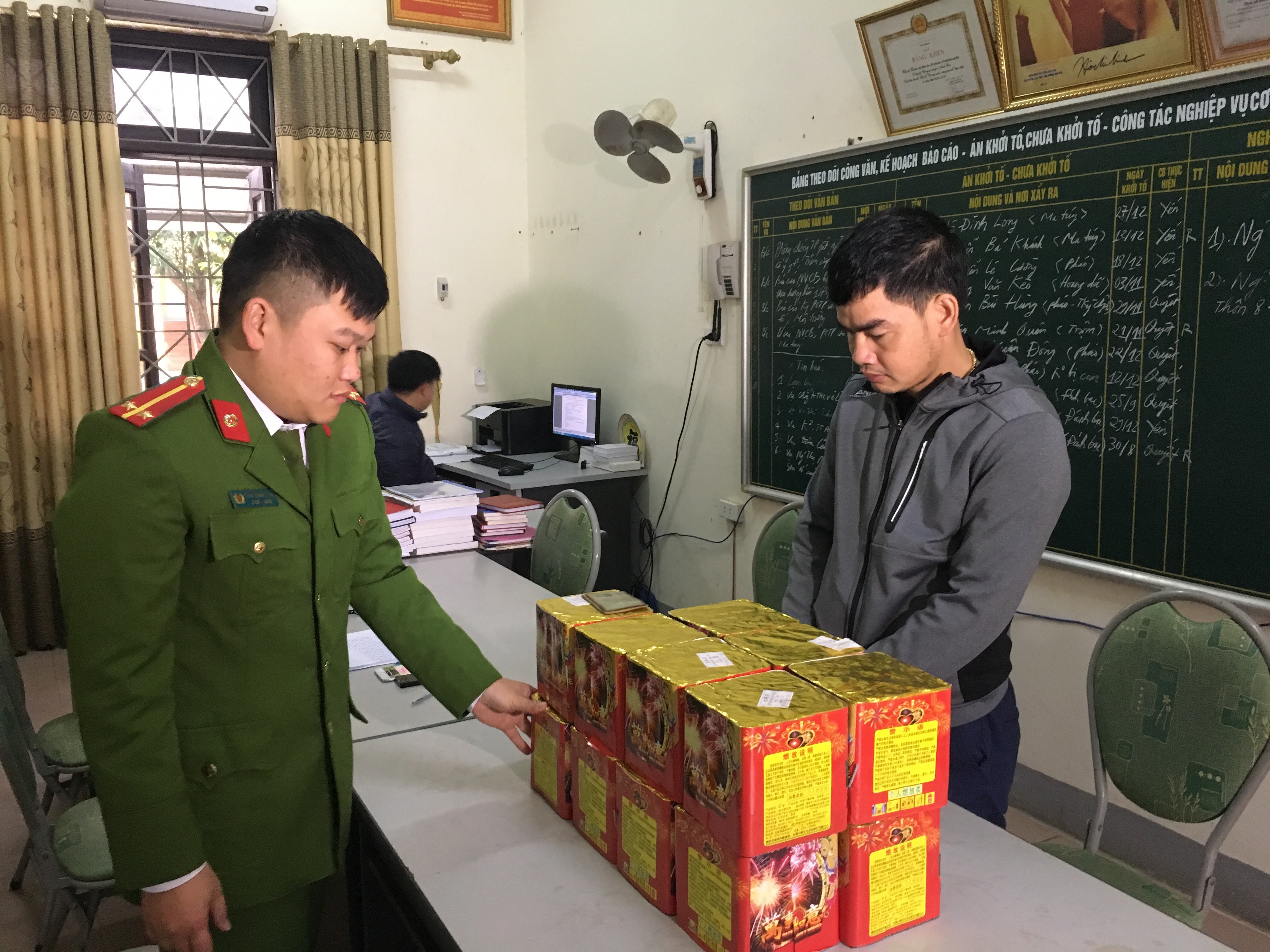 Lực lượng chức năng