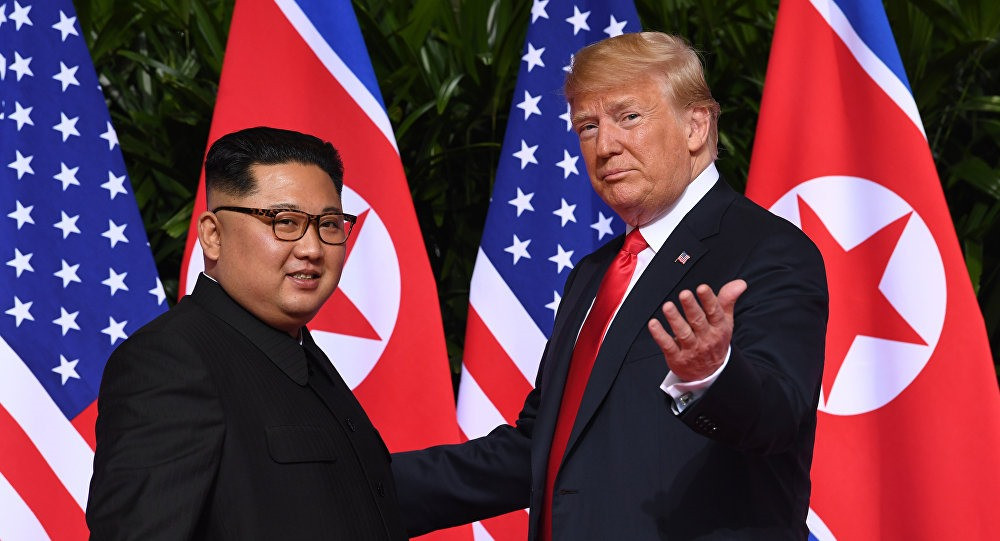 Trump và Kim Jong-un tại hội nghị thượng đỉnh tại Singapore hồi tháng 6/2018. Ảnh: Reuters