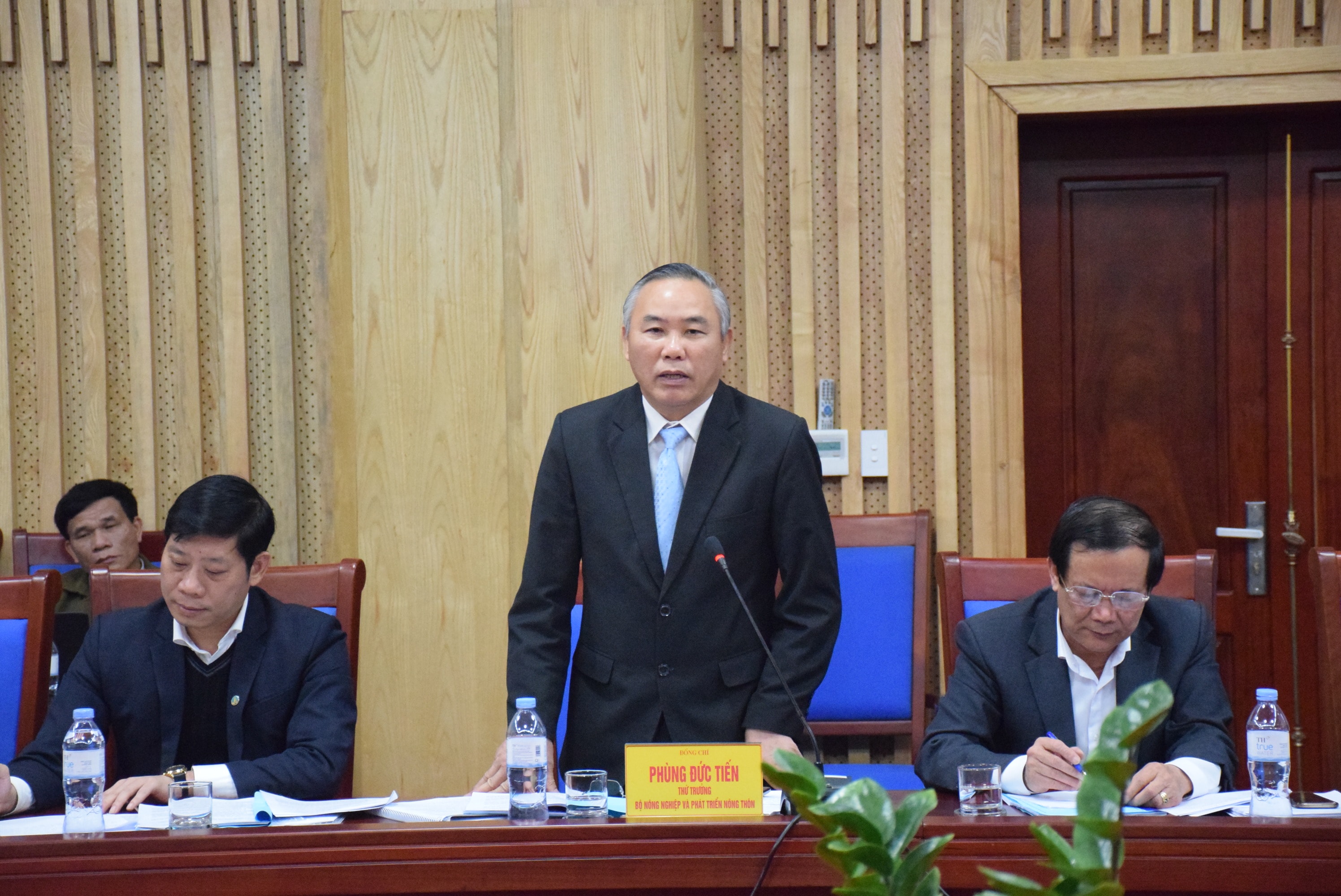 Thứ trưởng Bộ Nông nghiệp - PTNT Phùng Đức Tiến.... Ảnh: Xuân Hoàng