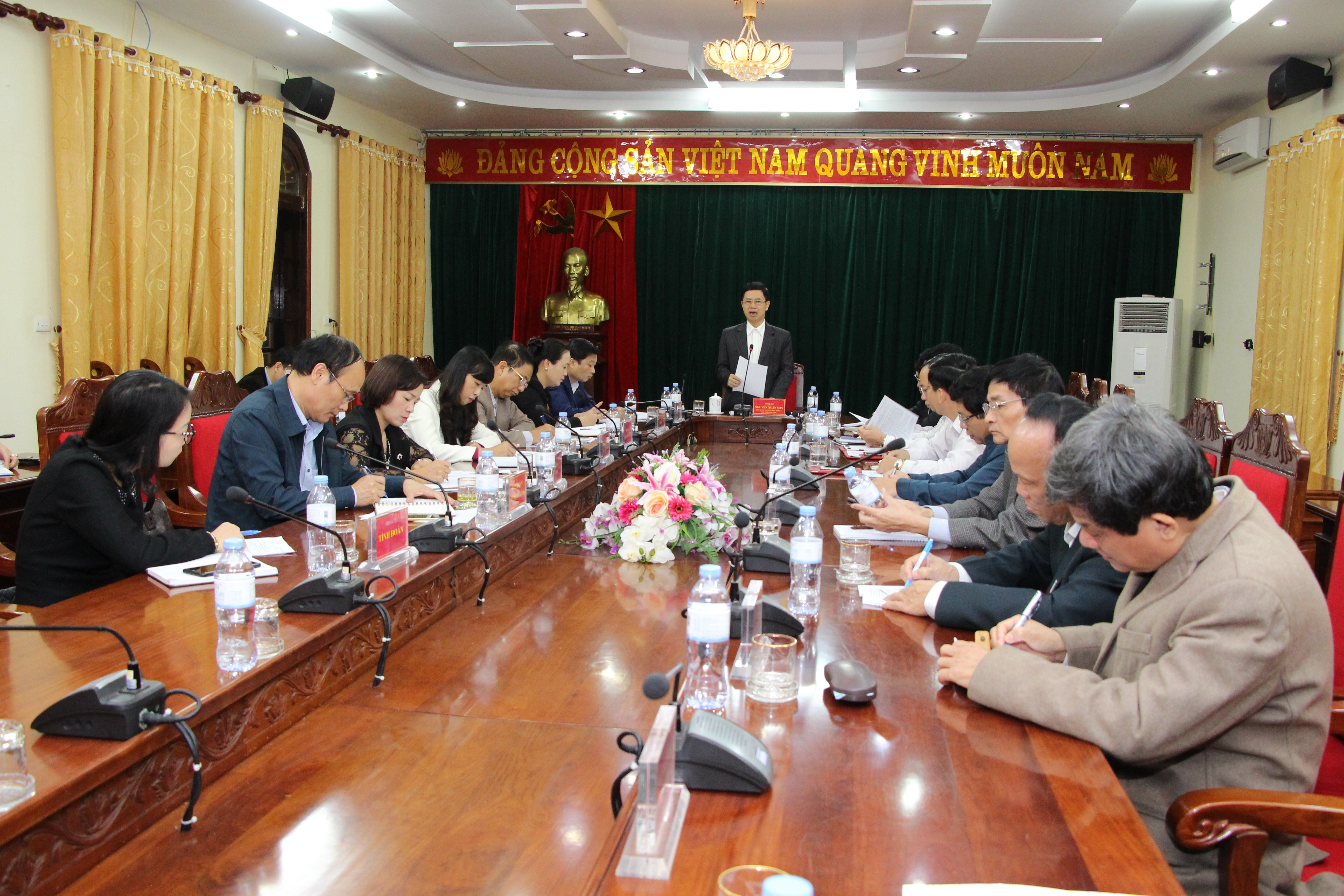 Quang cảnh buổi làm việc. Ảnh: Đào Tuấn