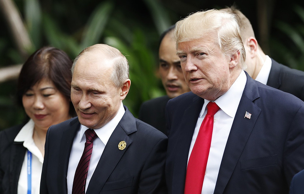Tổng thống Nga Vladimir Putin và Tổng thống Mỹ Donald Trump. Ảnh: AP 