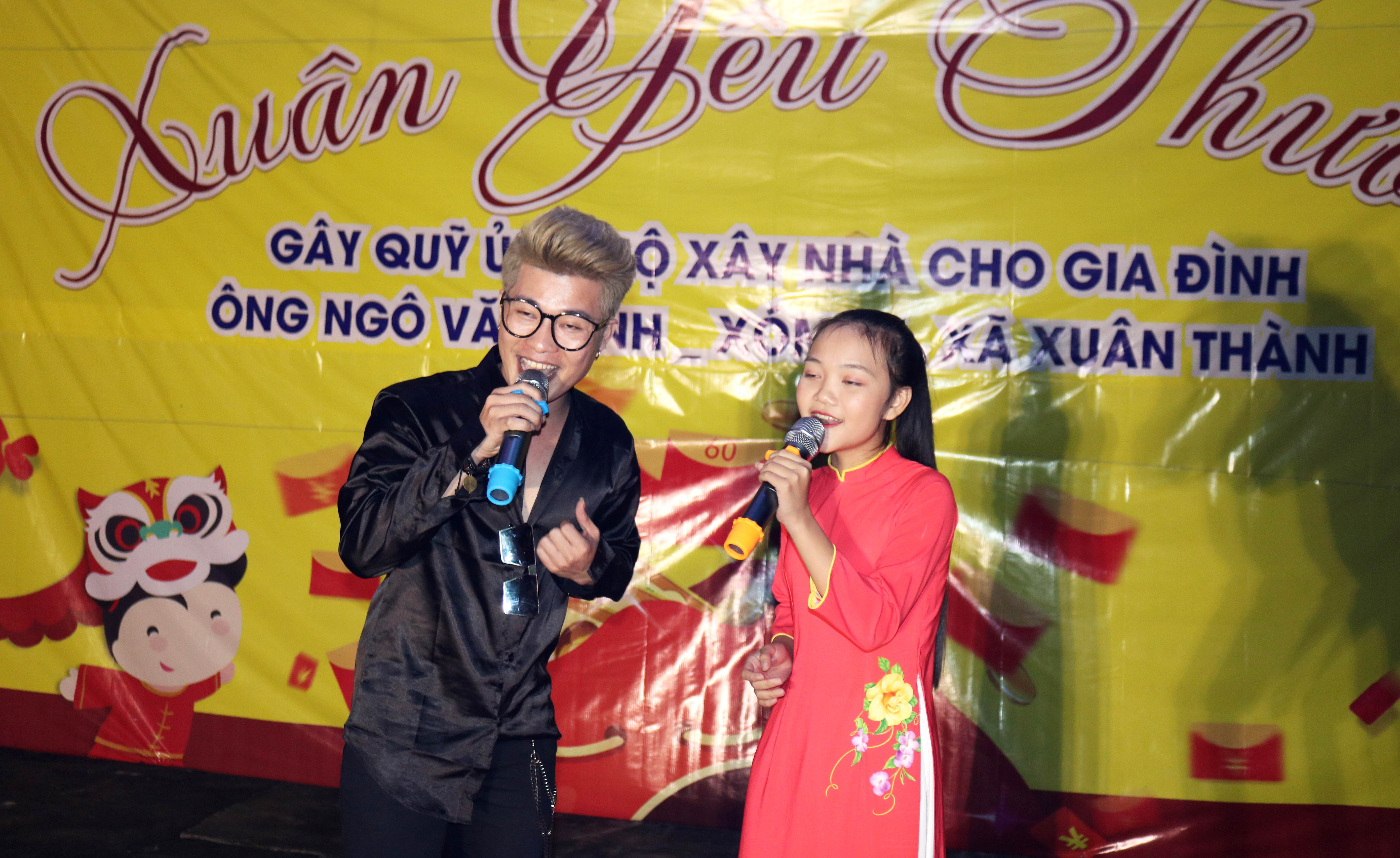 Quán quân Giọng hát Việt nhí Hà Quỳnh Như biểu diễn tại đêm nhạc Ảnh: Huy Thư