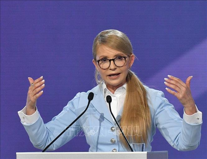 Cựu Thủ tướng Ukraine Yulia Tymoshenko phát biểu tại một diễn đàn chính trị ở Kiev ngày 15/6/2017. Ảnh: AFP/TTXVN