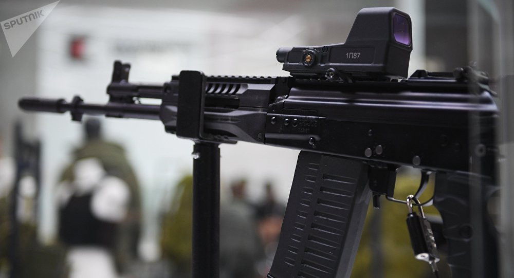  Kalashnikov trình làng súng trường AK-308. Ảnh: Getty