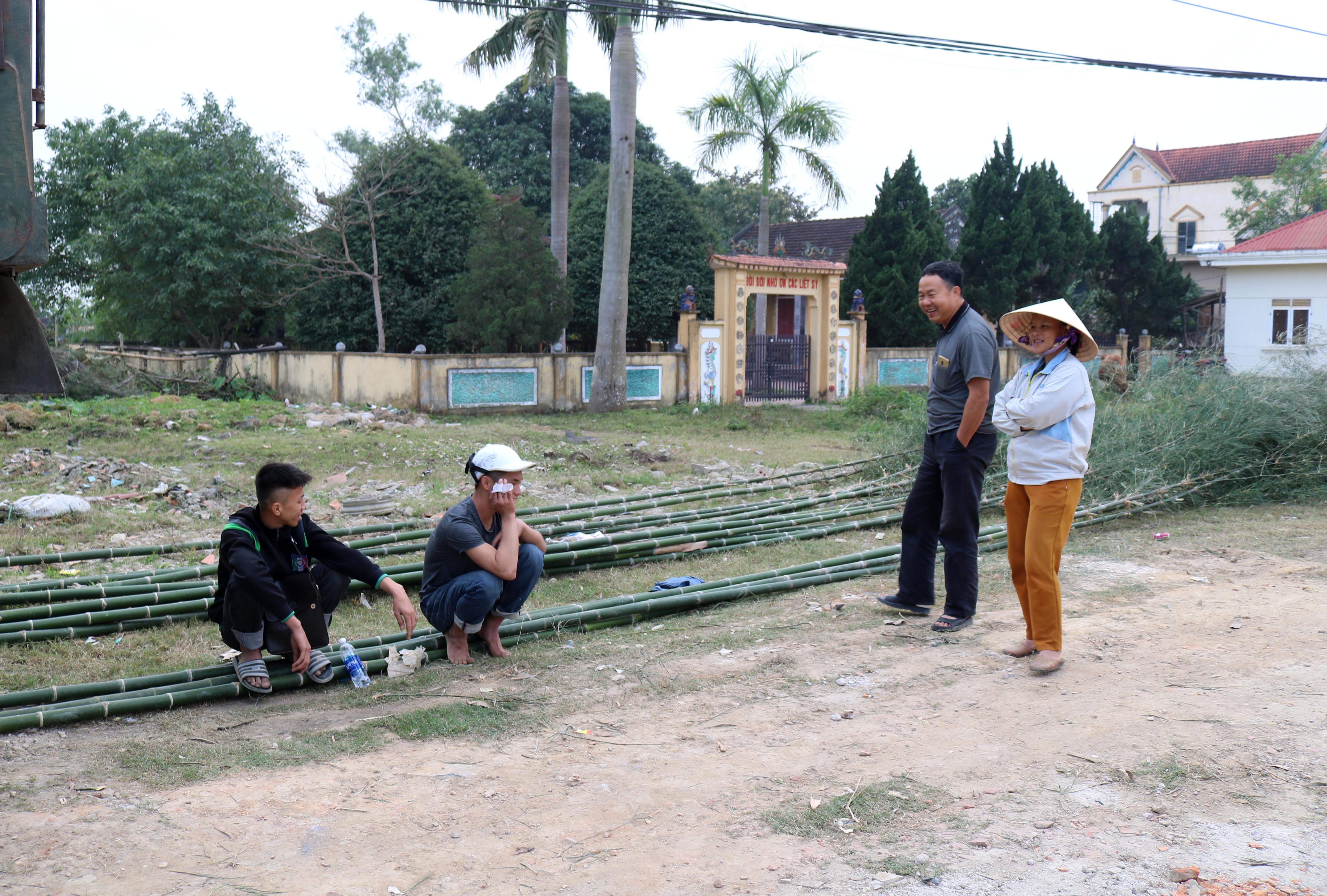 Một điểm bán nêu ven quốc lộ 7 