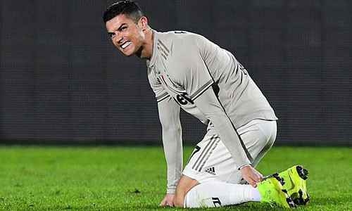 Ronaldo lỡ cơ hội giành cú đúp quốc nội trong mùa đầu tiên cùng Juventus. Ảnh: AP