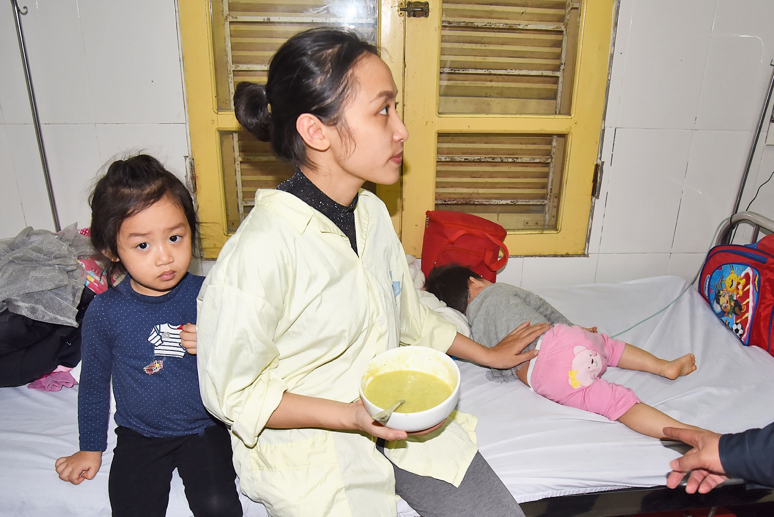 Bệnh nhân  tại Khoa Bệnh nhiệt đới. Ảnh: Thành Sơn