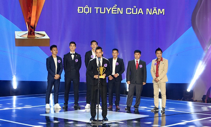 Tuyển Việt Nam lại 'càn quét' giải thưởng