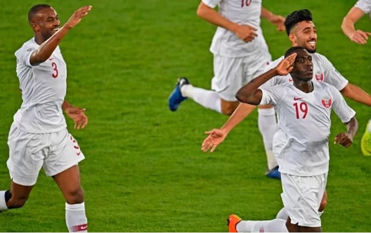 tien dao qatar pha ky luc 23 nam tai asian cup hinh anh 1