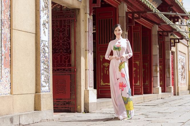 Hoa khôi Thúy Vi đọ sắc người đẹp Biển Đào Hà trong tà áo dài - ảnh 8