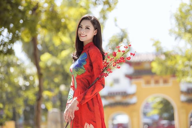 Hoa khôi Thúy Vi đọ sắc người đẹp Biển Đào Hà trong tà áo dài - ảnh 5
