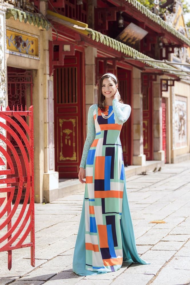 Hoa khôi Thúy Vi đọ sắc người đẹp Biển Đào Hà trong tà áo dài - ảnh 6