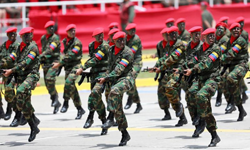 Binh sĩ Venezuela trong lễ duyệt binh tại thủ đô Caracas, tháng 7/2017. Ảnh: Reuters.