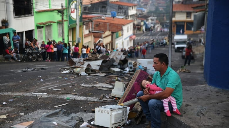 Cuộc sống của người dân Venezuela ngày càng khó khăn. Ảnh Getty