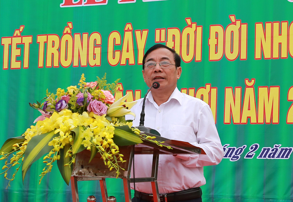 Chủ tịch UBMTTQ tỉnh Nguyễn Văn Huy kêu gọi các tầng lớp nhân dân tỉnh nhà tích cực trồng cây và bảo vệ rừng, phát triển rừng bền vững. Ảnh: Lâm Tùng