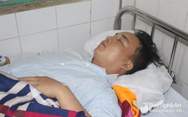 Nghi phạm Trương Mạnh Tuấn đang được điều trị trong bệnh viện. Ảnh: Nhật Tuấn