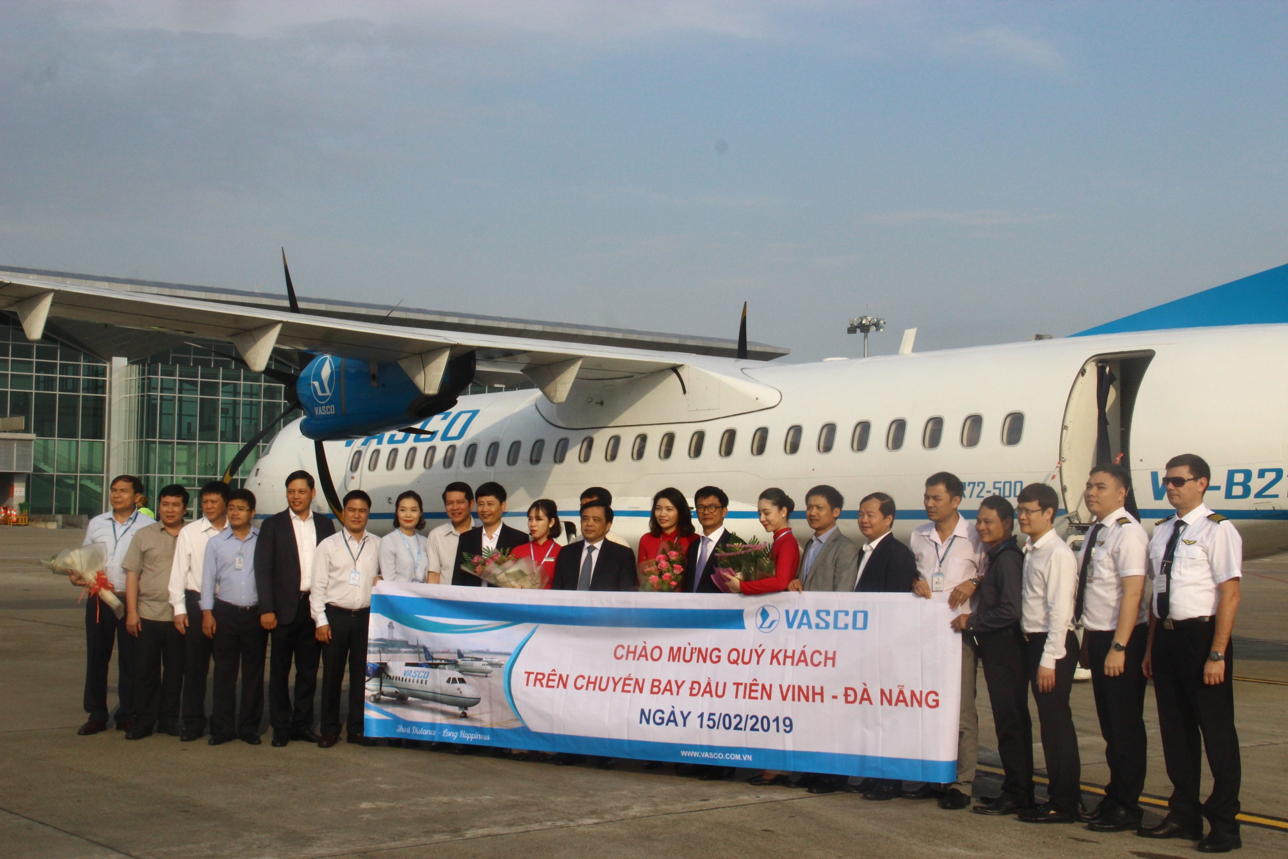 Khai trương chuyến bay Vinh - Đà Nẵng. Ảnh Hoàng Vĩnh